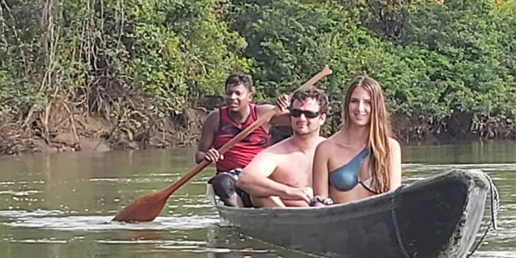 Navegar por ríos y manglares, plan turístico en Nuquí, Chocó
