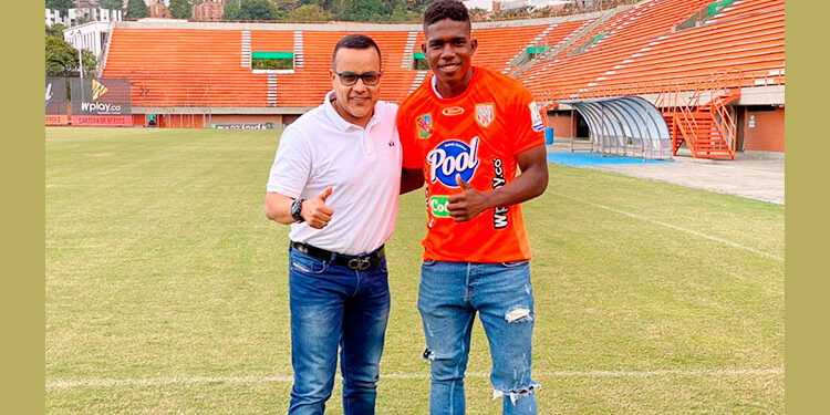 Futbolista chocoano firma contrato con el Envigado Fc