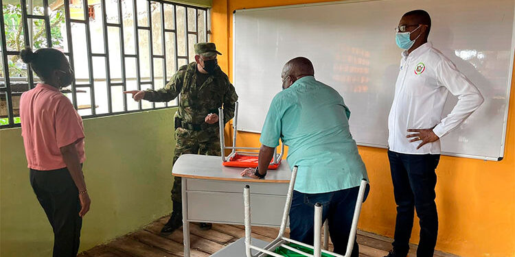 Fuerza de Tarea Conjunta Titán reconstruyó escuela en el barrio Avenida Bahía Solano