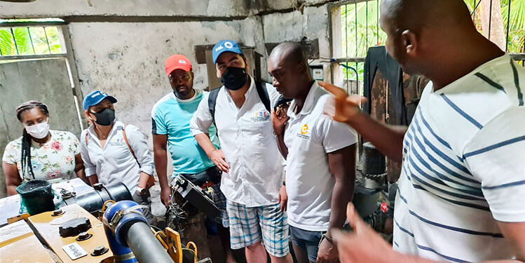 Nuquí: generación de energía híbrida solar-diésel en Coquí