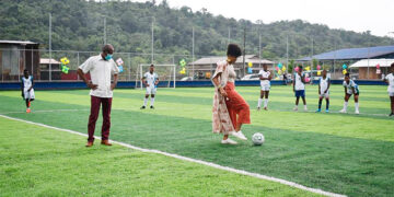 Bahía Solano: Mindeportes entregó formalmente cancha sintética