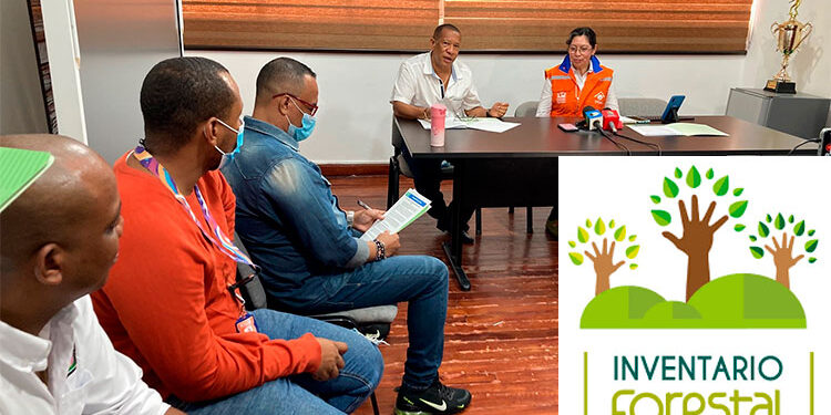 Directora del Ideam visitó en Quibdó el Instituto de Investigaciones del Pacífico, IIAP.