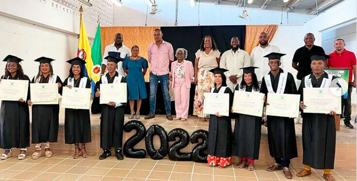 Se graduó la primera promoción de la UTCH en Acandí