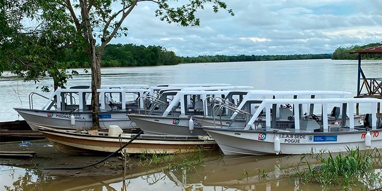Bojayá: ocho lanchas para transporte fluvial estudiantil