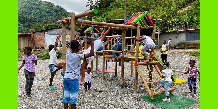 Nóvita: dos pequeños parques infantiles en Curundó y La Punta