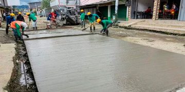 Nuquí: avanza la pavimentación del barrio Bellavista