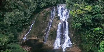 Cascada de Arusito, en Arusí, Nuquí.