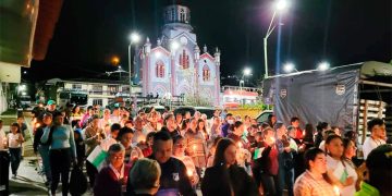 Carmen de Atrato: velatón por los policías víctimas del plan pistola del Clan del Golfo