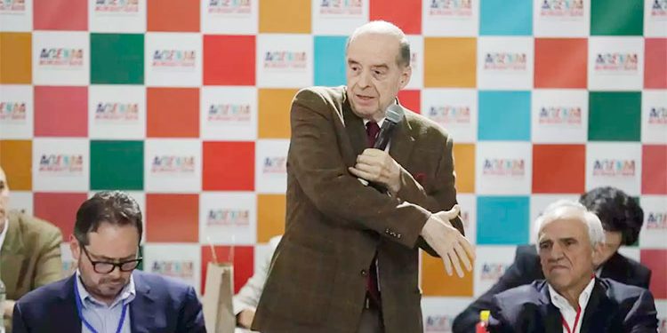 “Acuerdo humanitario ya en el Chocó”: canciller designado Álvaro Leyva