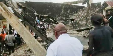 Tadó: 8 heridos por caída de bóveda en el cementerio