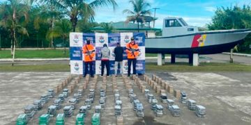 Incautan cargamento de coca al frente de Cabo Tiburón