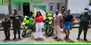 Alcaldía de Bagadó entrega dos motos a la policía
