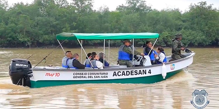 Entregan once botes a Acadesan