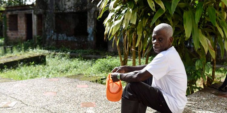El ‘recogemuertos’ de Bojayá que le canta al río Atrato y a la paz