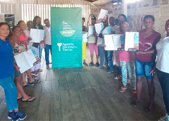 Bahía Solano: entregan 30 títulos de propiedad
