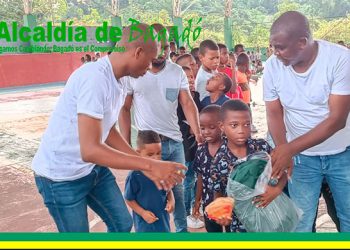Niños y niñas de Bagadó reciben regalos de navidad