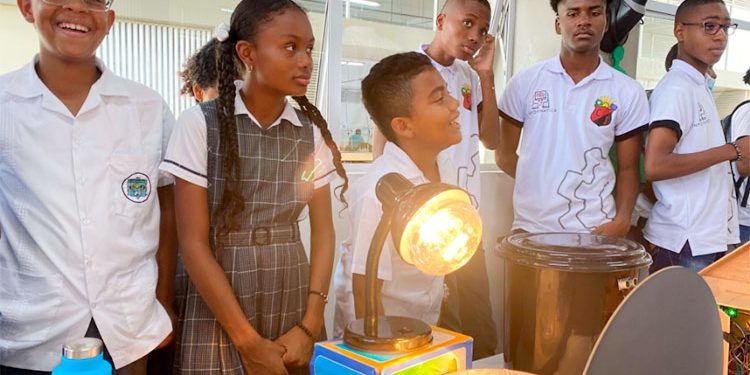 Tecnoacademia del Chocó realizó feria de robótica