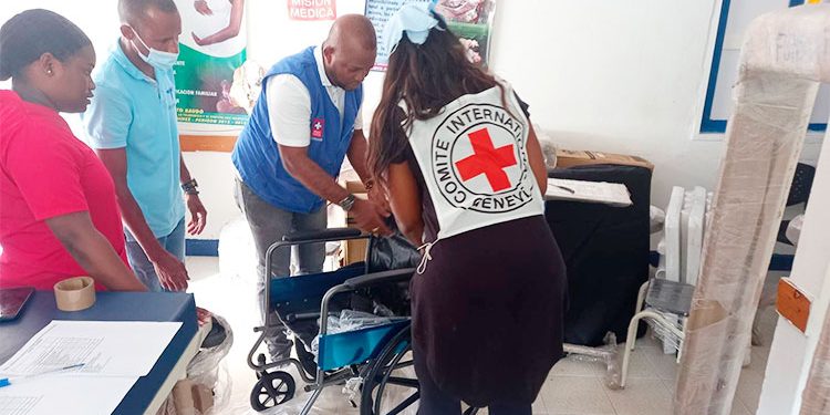 Donan insumos médicos a 10 entidades de salud