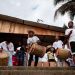 Así fue la caravana del Gobierno y Eln para oír el drama de guerra en el Pacífico