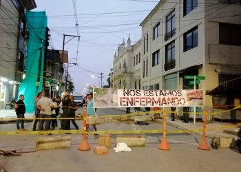 Vecinos del barrio Roma exigen arreglo de la calle 27