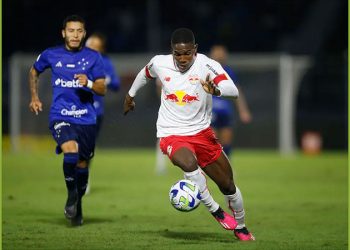 Henry Mosquera hizo doblete en Brasil