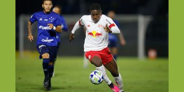 Henry Mosquera hizo doblete en Brasil