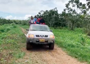 Nueva vía terrestre del Chocó: llegó el primer carro a Curbaradó