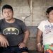 Permanecer en los pueblos tradicionales de la región colombiana del Chocó significa enfrentarse a la violencia derivada del conflicto armado del país, pero la vida en la ciudad trae nuevos problemas.