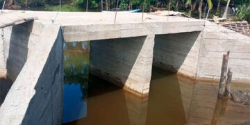 Nuquí: en etapa final el puente box culvert del barrio San Rafael