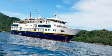 Acandí: crucero de turistas en Capurganá
