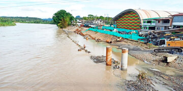 Istmina: creciente del río San Juan afecta trabajos de muro de contención