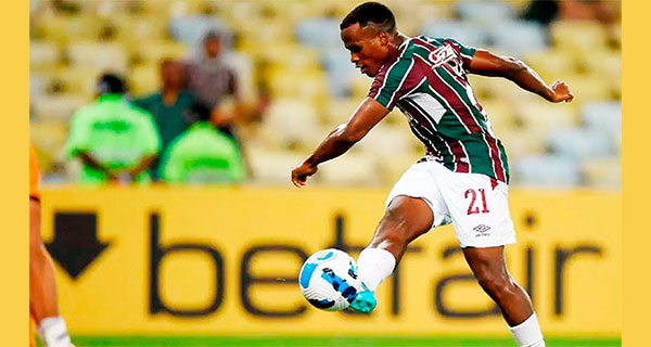Jhon Arias sigue brillando en Brasil