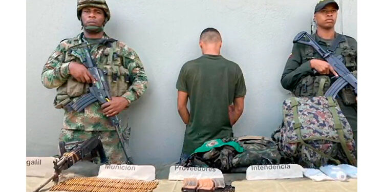 Tres integrantes del Clan del Golfo se someten a la justicia en Chocó