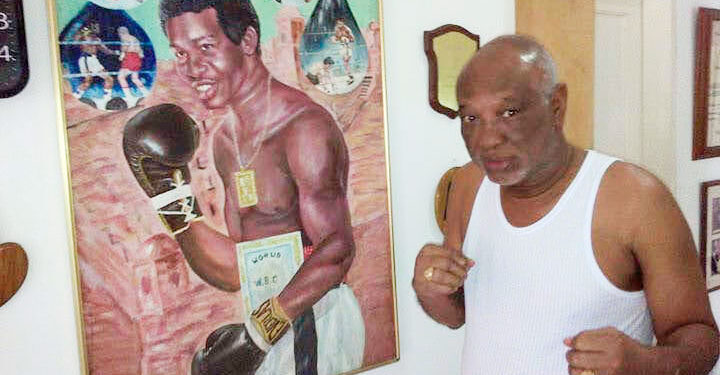Un boxeador chocoano que cambió los guantes por el pincel