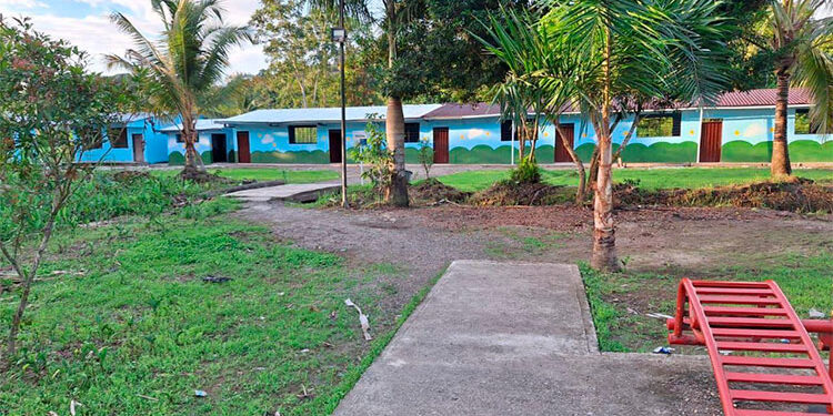 Ejército remodeló escuela y puesto de salud de San José de Querá, Medio Baudó