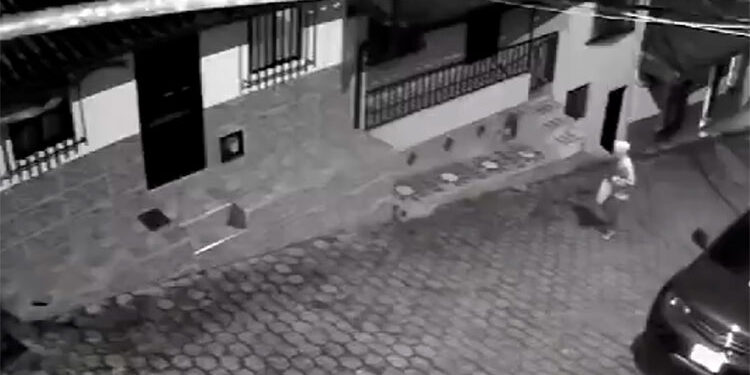 Carmen de Atrato: lanzan explosivo a la casa del alcalde