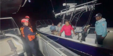 Bahía Solano: rescatan a cinco personas en una embarcación a la deriva