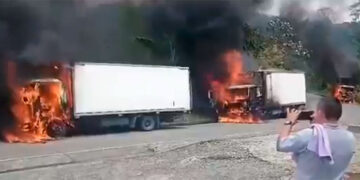 El ELN quemó tres camiones en la vía Quibdó-Medellín