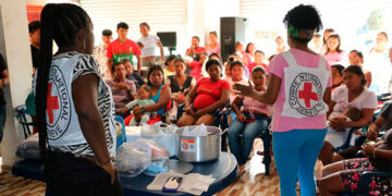 Ayuda humanitaria a indígenas desplazados en Sipí