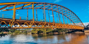 Solicitan recursos a los gobiernos nacional y departamental para reparar el puente sobre el río San Juan en Istmina