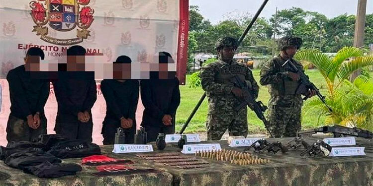 Tadó: un soldado y dos guerrilleros murieron en combates del Ejército con el ELN en la vereda Pueblo Nuevo