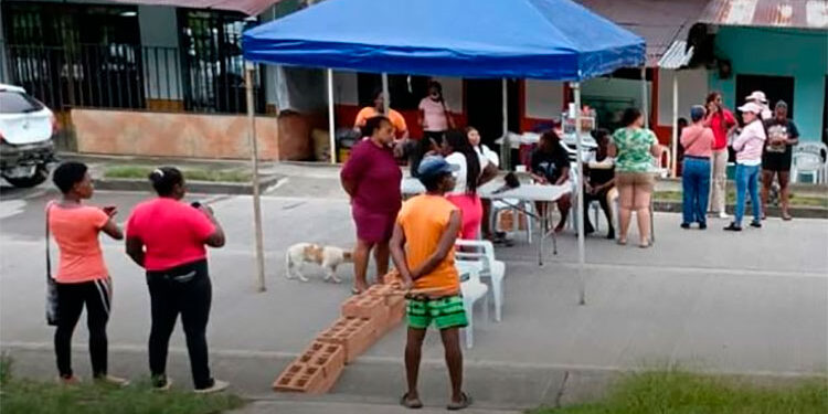 Otro bloqueo en la vía que conecta a Chocó y Risaralda