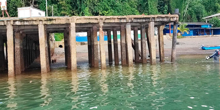 Ordenan al MinTransporte mejorar el muelle de cabotaje de Bahía Solano