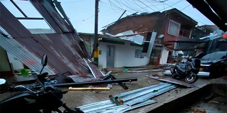 Fuerte vendaval causa graves daños en Condoto