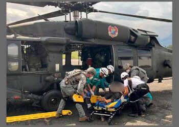 Indígena chocoano herido con mina antipersonal fue trasladado a Medellín