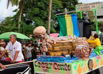 Quibdó, San Pacho 2025: disfraz del barrio César Conto