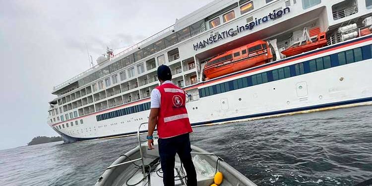 Crucero internacional en la ensenada de Utría, Bahía Solano