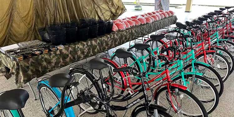 Lloró: entrega de bicicletas en Boraudo