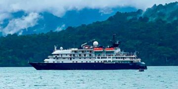 Bahía Solano: hoy arribó otro crucero con turistas