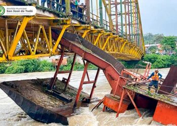 El puente de Tadó fue impactado por una vieja estructura minera